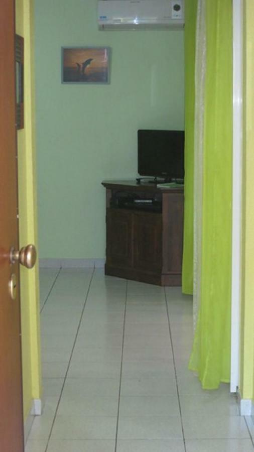 Baliste Jardin De Corail Apartment Saint-Gilles Les Bains Exterior photo
